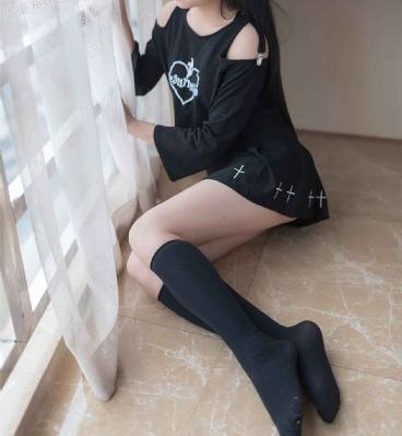 美女被到爽流触手动漫