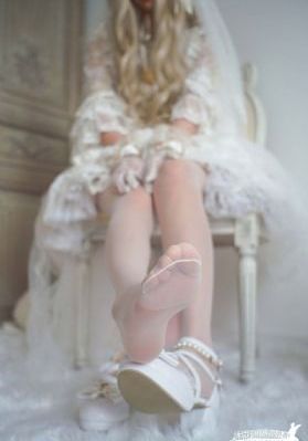 动漫美女隐私打扑克视频