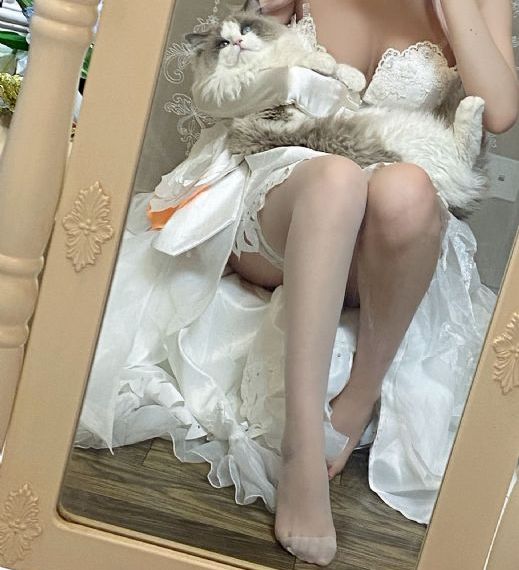 漂亮的女邻居4
