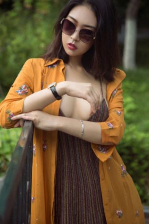 绝美剑仙张开玉腿呻吟小说