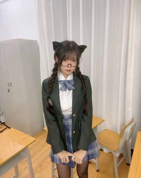 摸摸你的胸