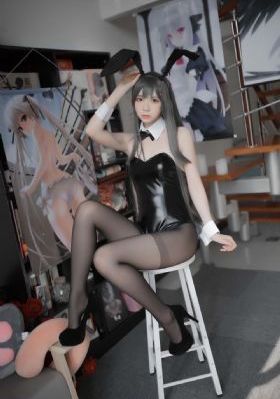 女初中生